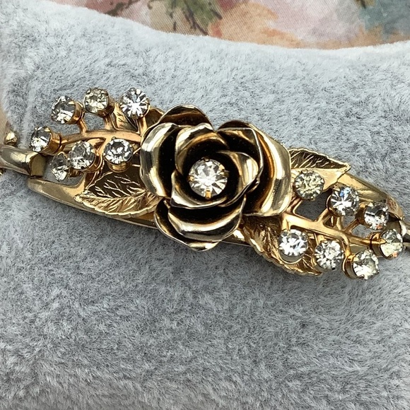 Vintage Coro Gold  Bracelet with Rose Motif - Picture 1 of 5
